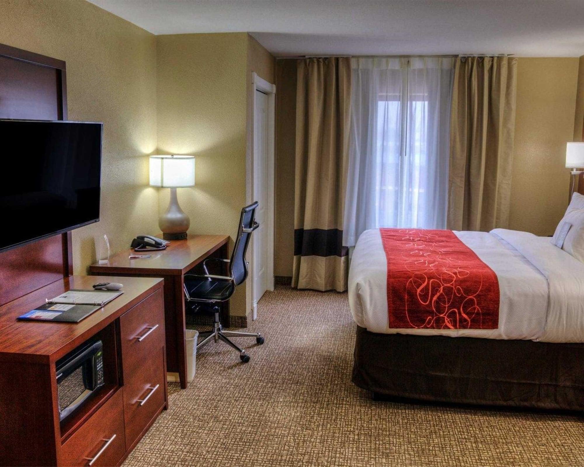 Comfort Suites Plymouth Near Us-30 Exteriér fotografie