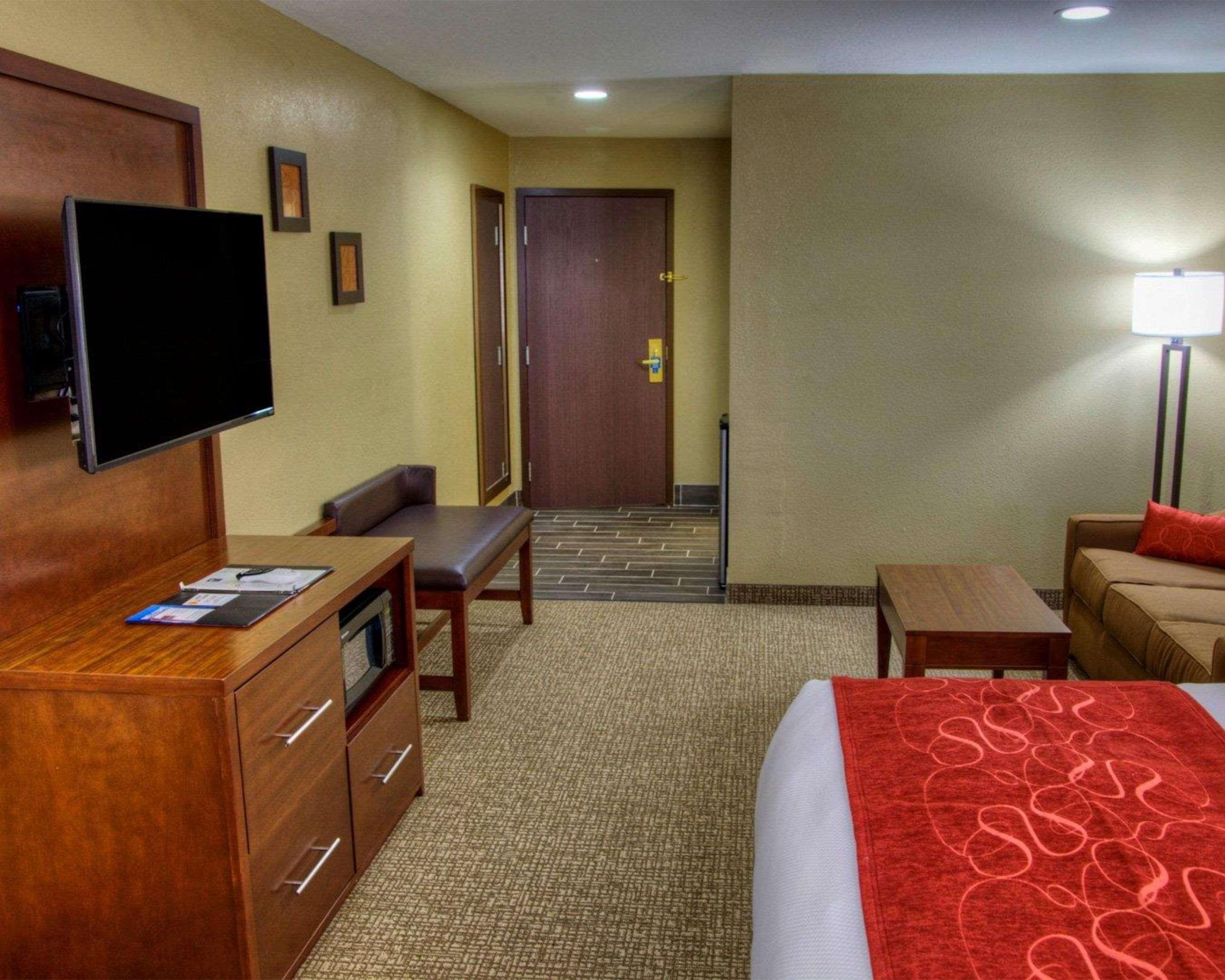 Comfort Suites Plymouth Near Us-30 Exteriér fotografie