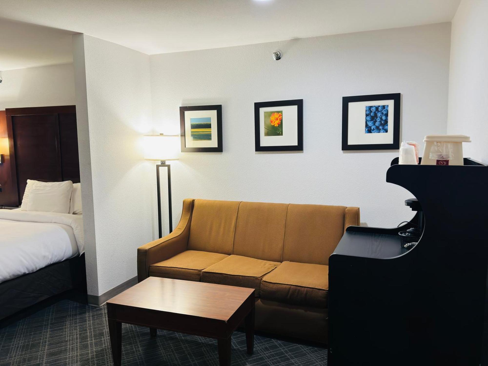 Comfort Suites Plymouth Near Us-30 Exteriér fotografie