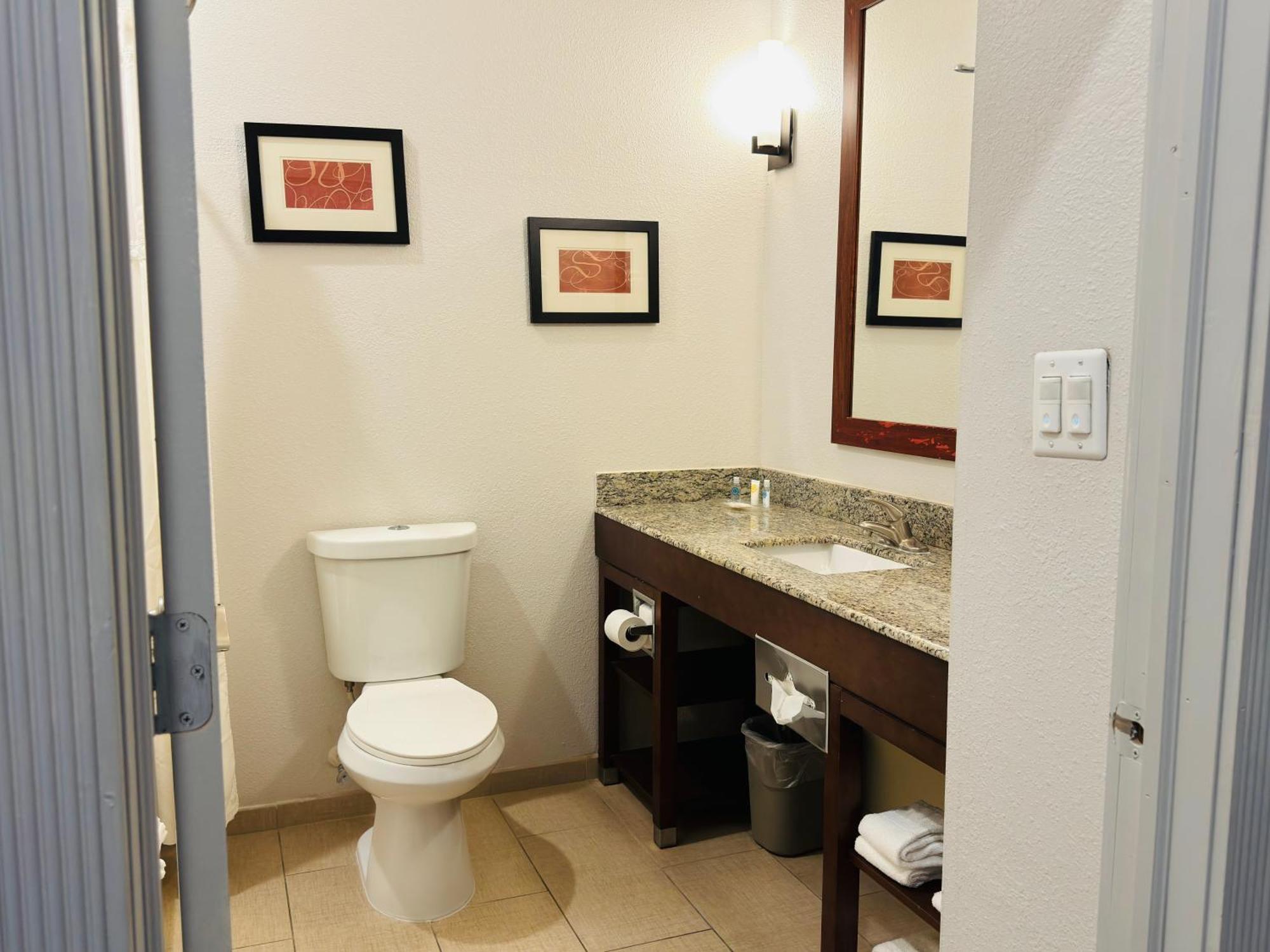 Comfort Suites Plymouth Near Us-30 Exteriér fotografie