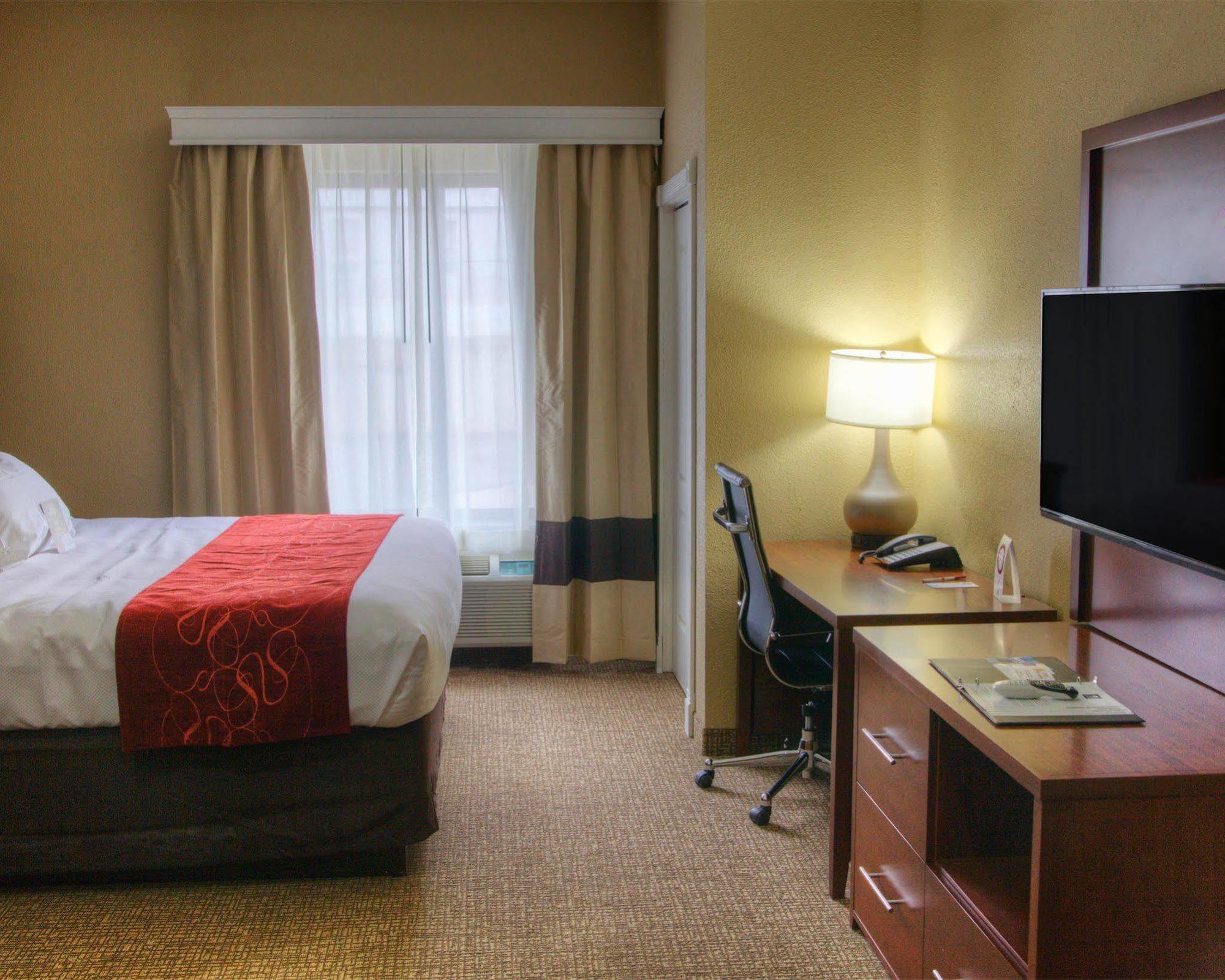 Comfort Suites Plymouth Near Us-30 Exteriér fotografie