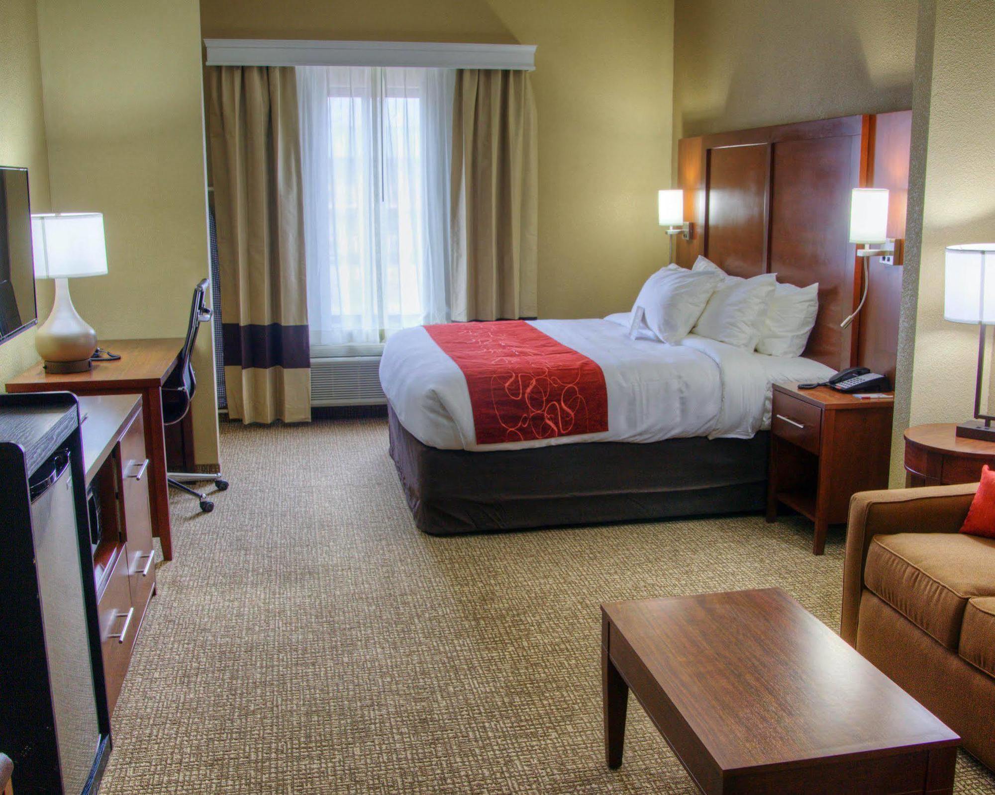 Comfort Suites Plymouth Near Us-30 Exteriér fotografie
